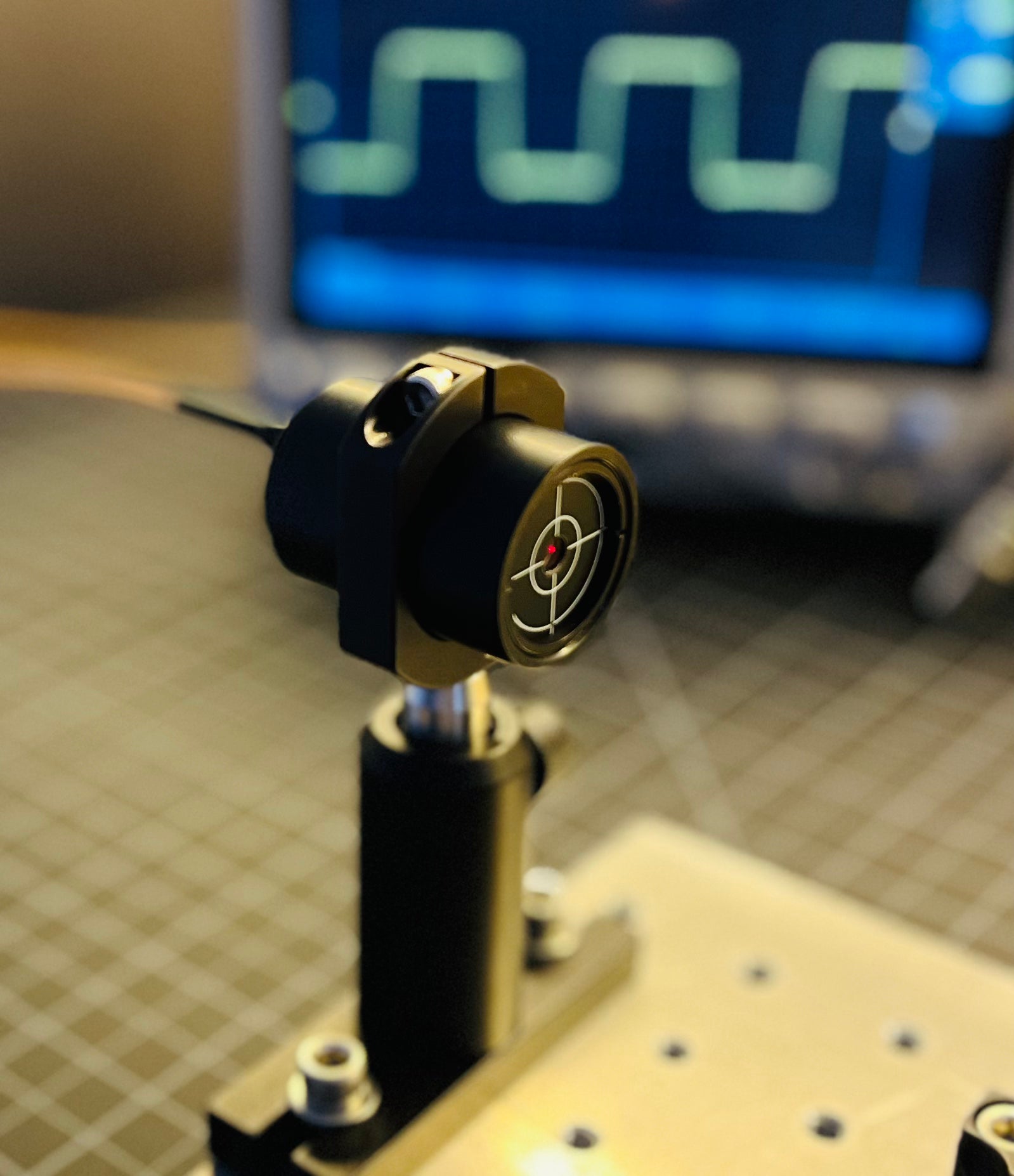 LiPo-Powered Amplified Si Photodiode